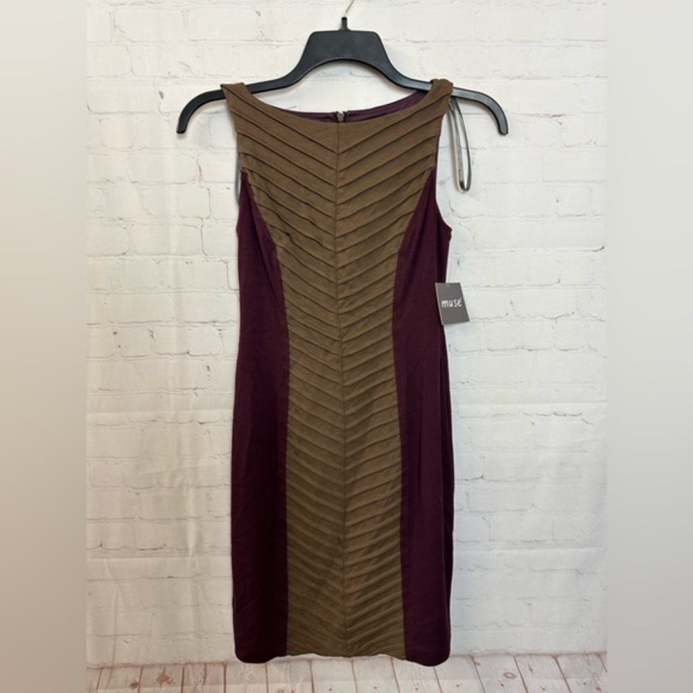 Muse Dress size 2 NWT